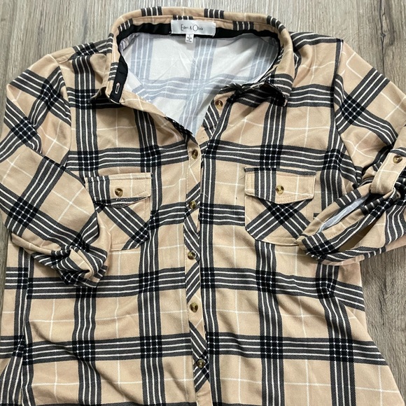 Button down shirt - Picture 1 of 2